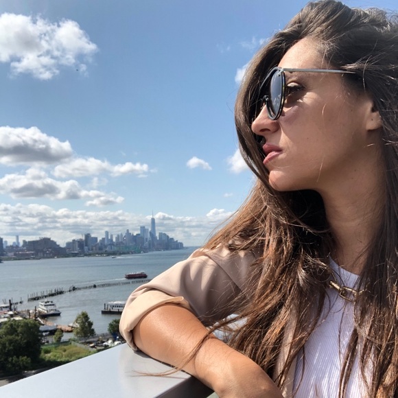 Meet your Posher, Taylor - Picture 1 of 2